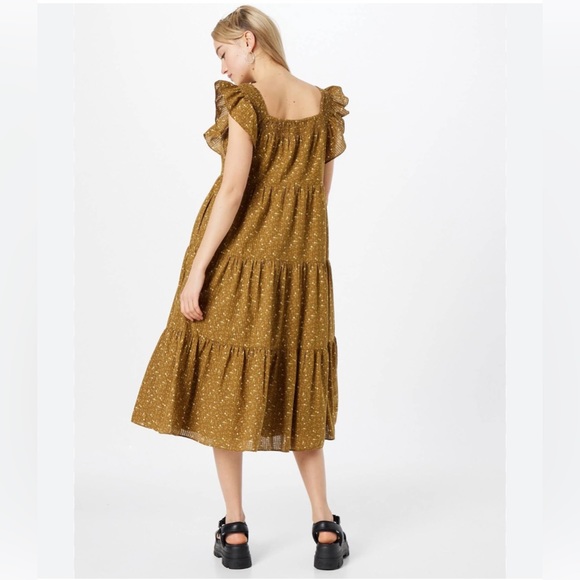 Madewell Ruffle-Sleeve Tiered Midi Dress in Daisy Stitch - Picture 2 of 9